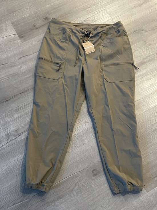Patagonia Pants - PATAGONIA | Women's Quandary Joggers